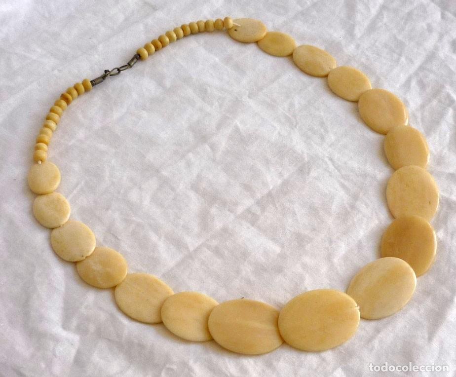 Joyeria: Collar largo de piezas talladas en hueso - Foto 3