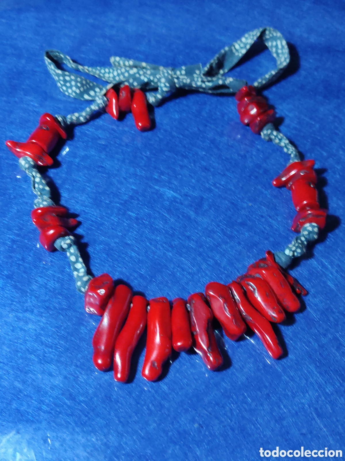 Joyeria: Collar de baquelita o pasta imitando a coral rojo.vintage.