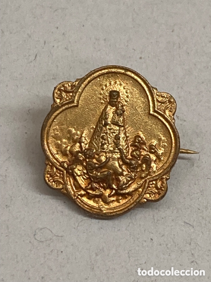 Joyeria: Broche religioso met&aacute;lico - Foto 1