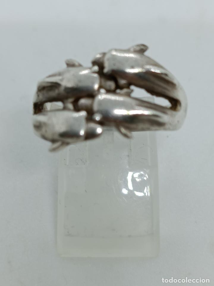 Joyeria: Original anillo antiguo en plata de ley contrastada con delfines. - Foto 7