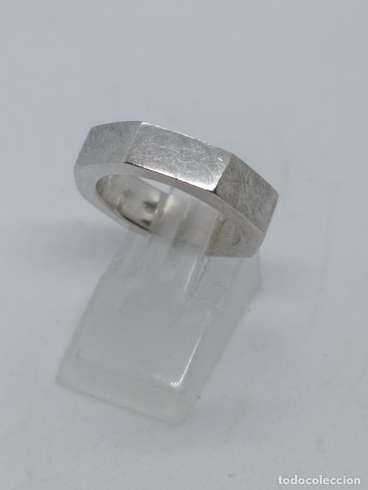 Joyeria: Original anillo antiguo en plata de ley contrastada con forma de tuerca. - Foto 2