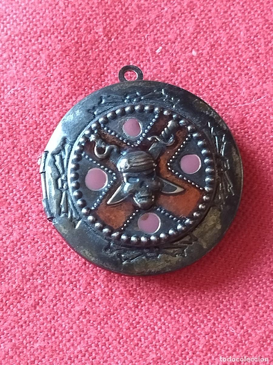 Joyeria: relicario con calavera y espadas piratas - Foto 1