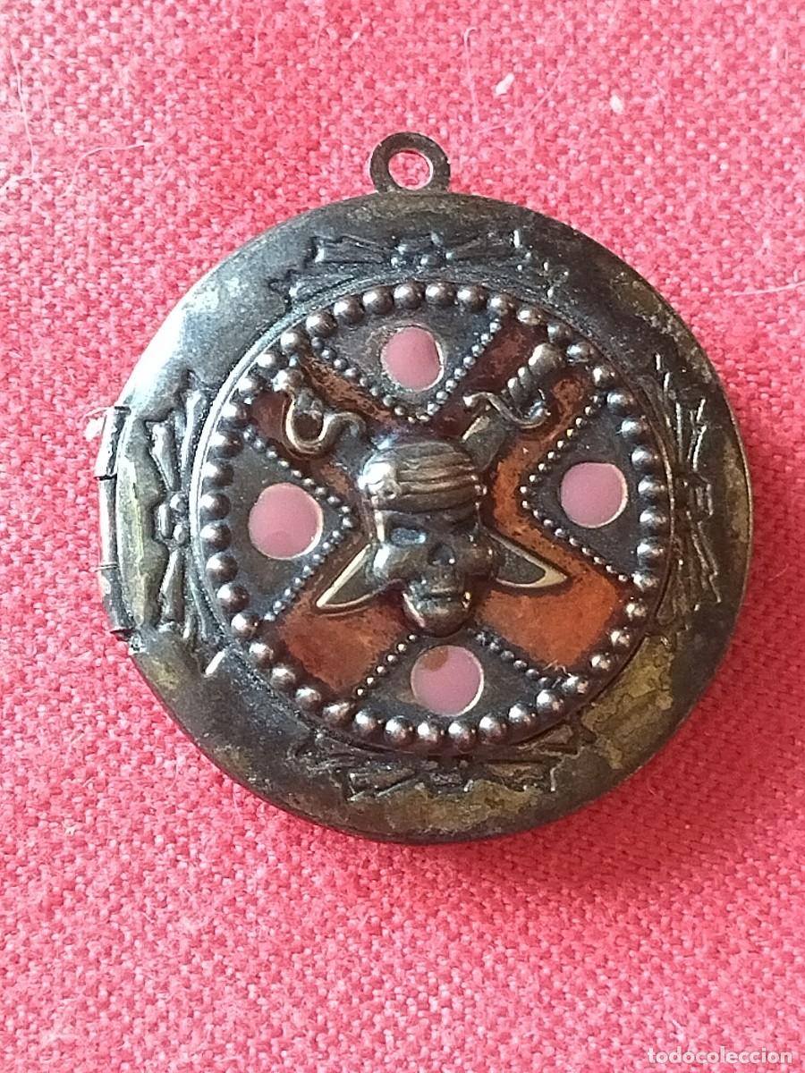 Joyeria: relicario con calavera y espadas piratas - Foto 3