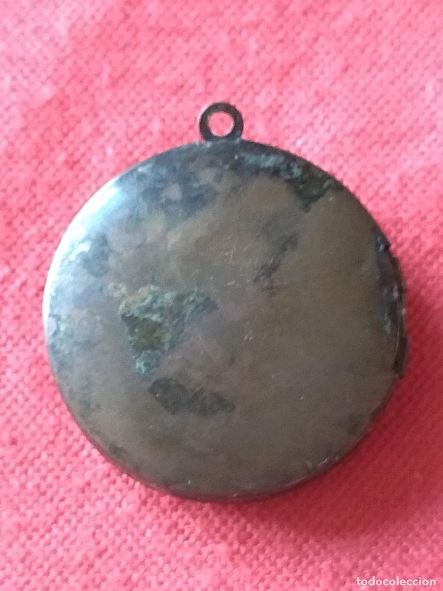 Joyeria: relicario con calavera y espadas piratas - Foto 4