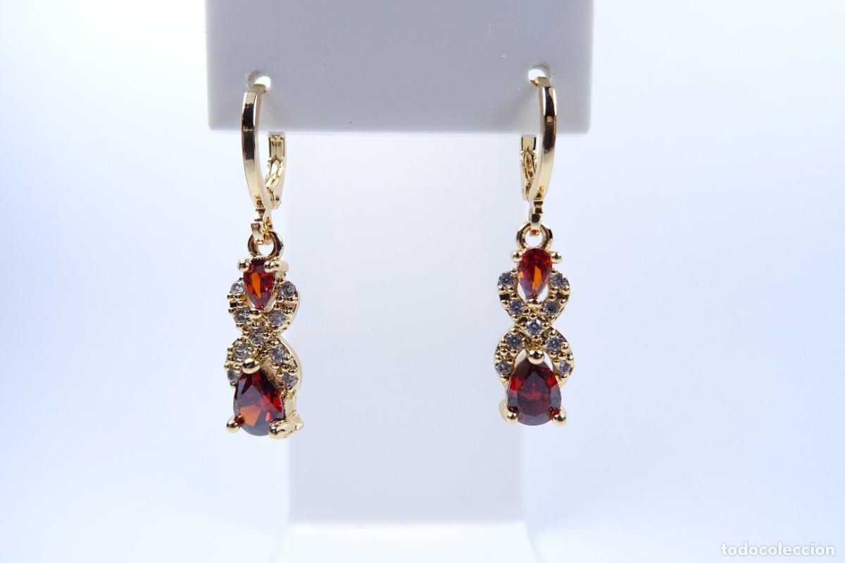 Joyeria: Pendientes largos en oro amarillo de 14k con granates - Foto 1