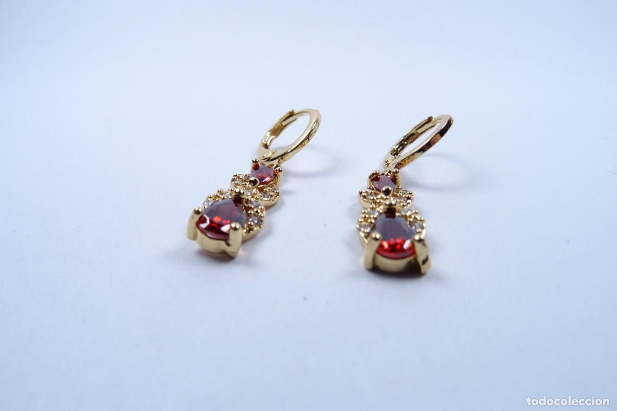 Joyeria: Pendientes largos en oro amarillo de 14k con granates - Foto 4