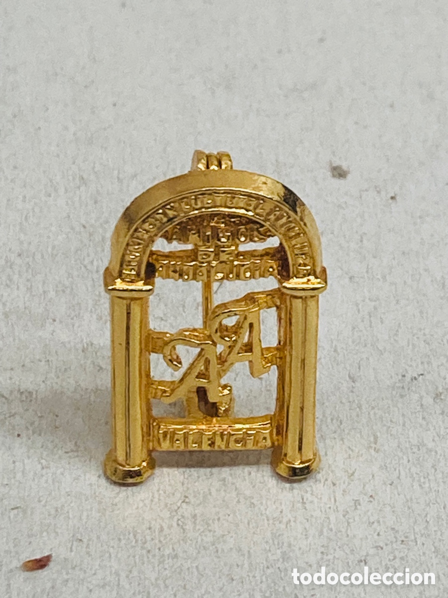 Joyeria: Broche dorado amigos de Andaluc&iacute;a - Foto 1