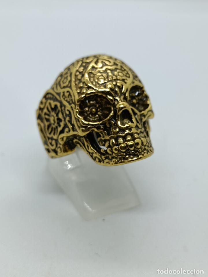Joyeria: 0riginal anillo con forma de calavera y p&aacute;tina de bronce. - Foto 2