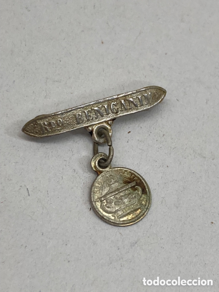Joyeria: Broche religioso met&aacute;lico - Foto 1