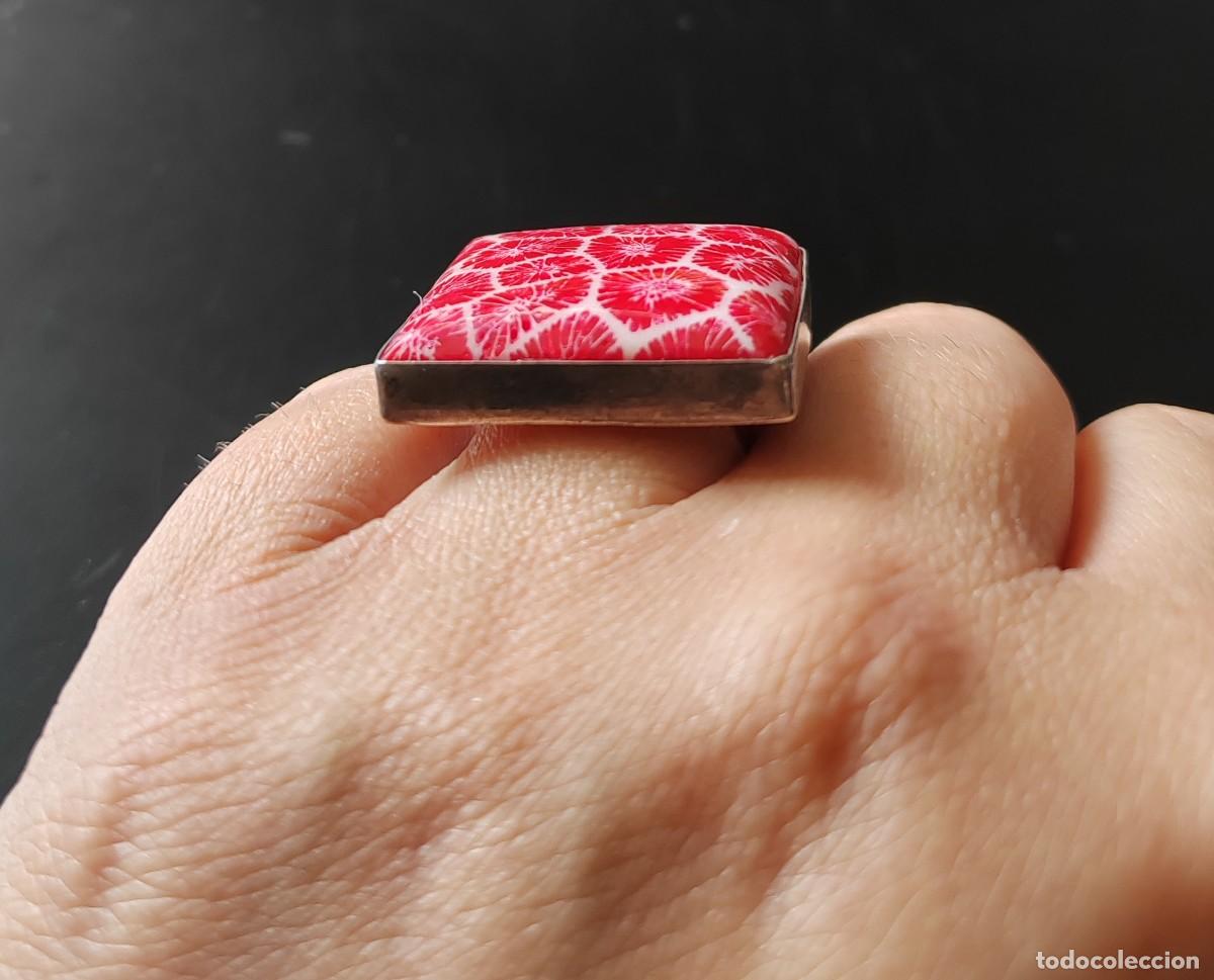 Joyeria: Anillo en Plata de Ley y Coral Esponja - Foto 3