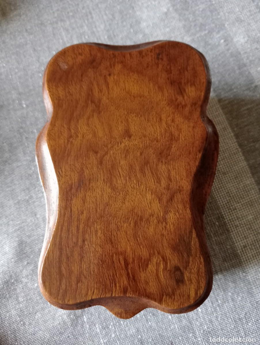 Joyeria: Antiqu&iacute;sima caja en madera de pulsera y pendientes. - Foto 1