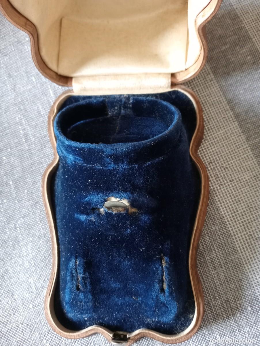 Joyeria: Antiqu&iacute;sima caja en madera de pulsera y pendientes. - Foto 6
