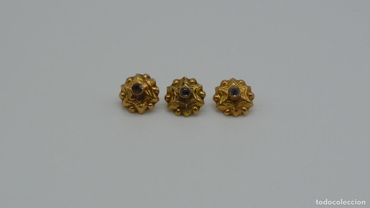 Joyeria: 3 BOTONES MALLORQUINES EN ORO DE 18 KTLS Ca.1900 . - Foto 2