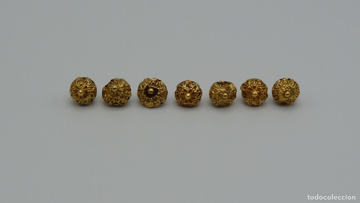 Joyeria: 7 BOTONES MALLORQUINES EN ORO DE 18 KTLS Ca.1900 . - Foto 2