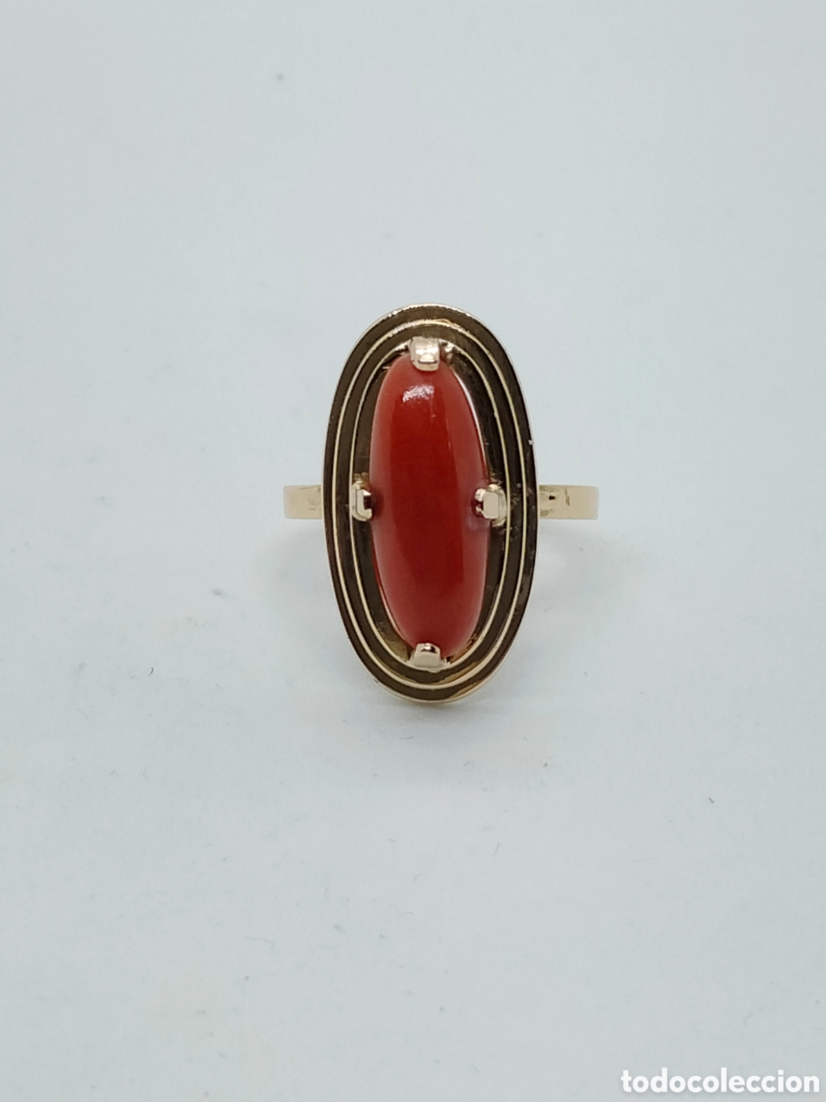 Joyeria: Anillo oro 18kts. coral 5grms. - Foto 1