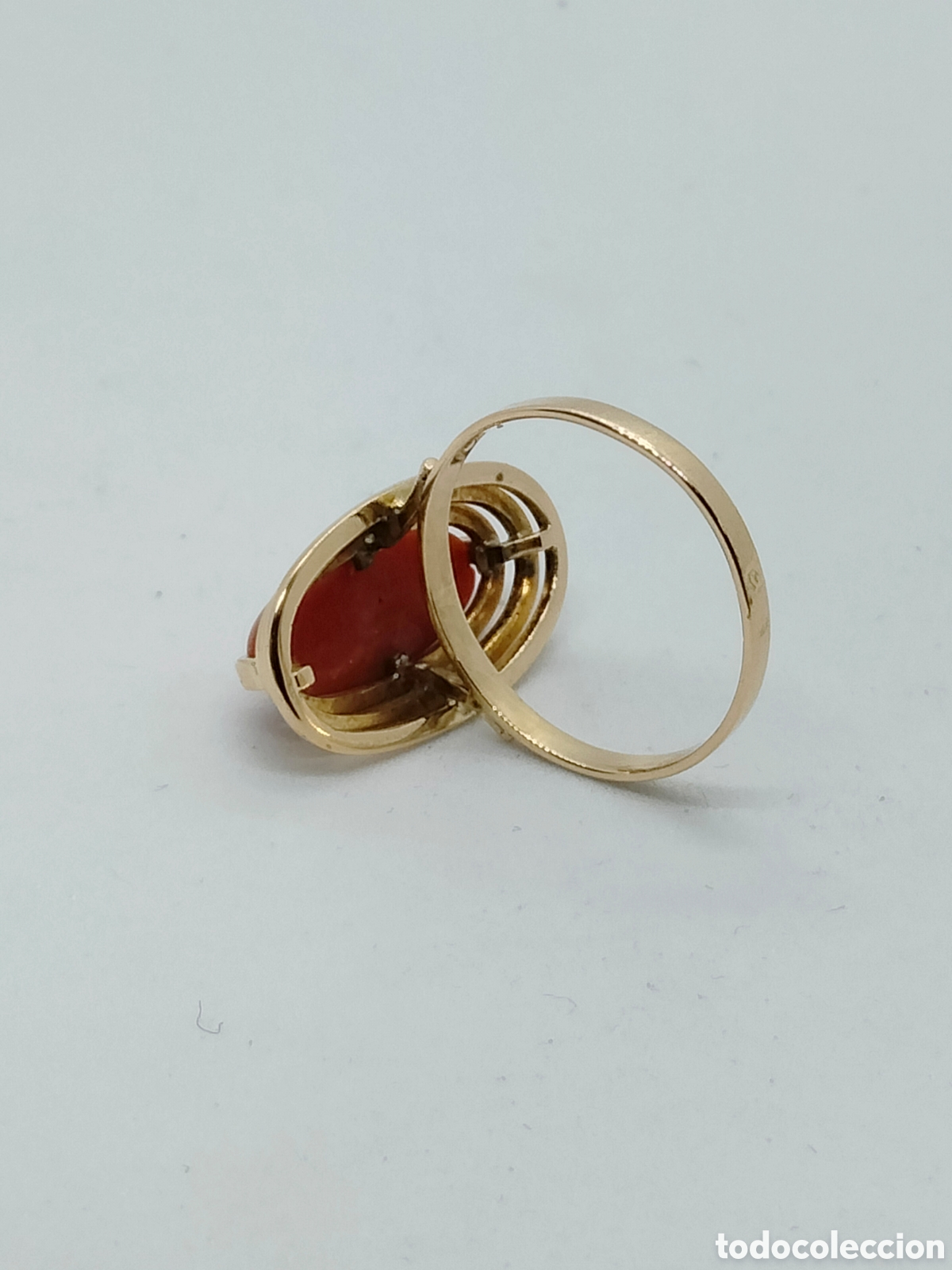 Joyeria: Anillo oro 18kts. coral 5grms. - Foto 2