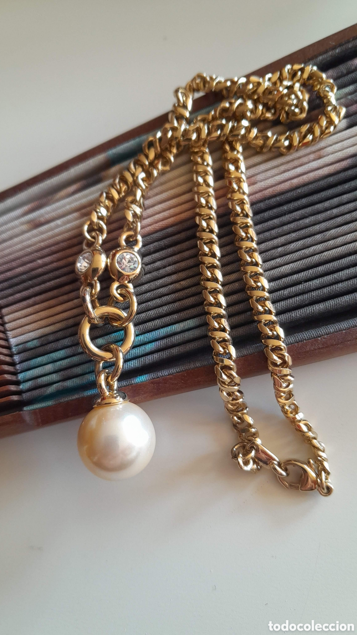 Joyeria: GARGANTILLA CHAPADA EN ORO CON CRISTAL Y PERLA IRISADA DE MALLORCA - Foto 2