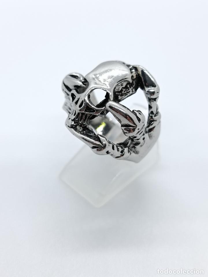 Joyeria: Precioso anillo de estilo grotesco con calaveras - Foto 2