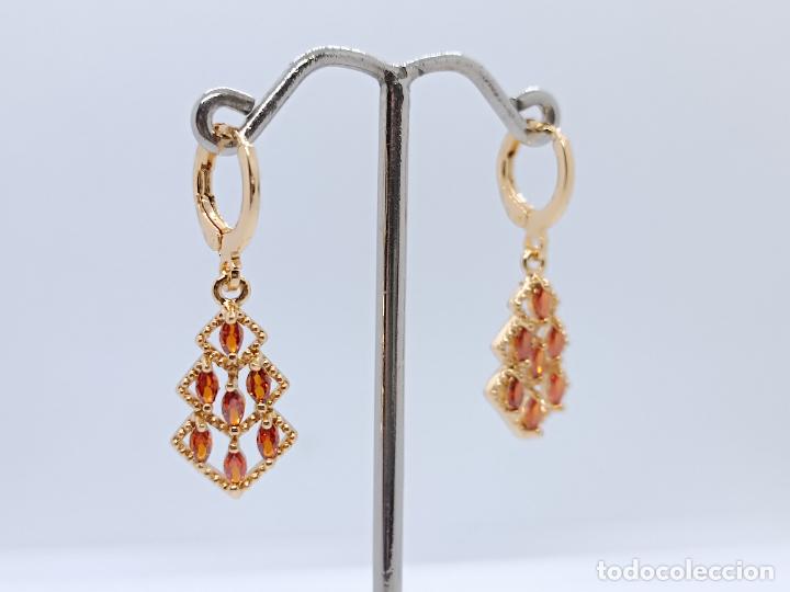 Joyeria: Pendientes largos chapado en oro amarillo de 14k con granates - Foto 2
