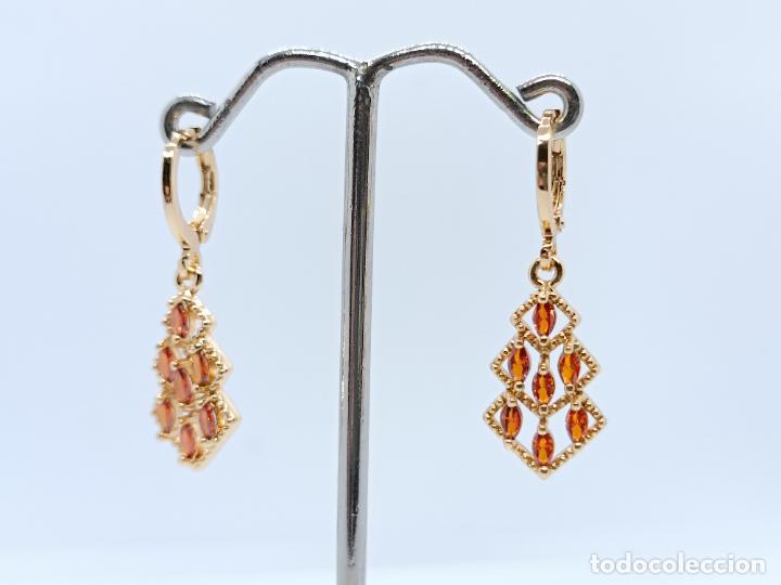 Joyeria: Pendientes largos chapado en oro amarillo de 14k con granates - Foto 3