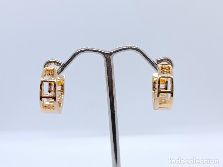 Joyeria: Pendientes en oro de 14k en forma de aro con piedras multicolor talladas - Foto 5