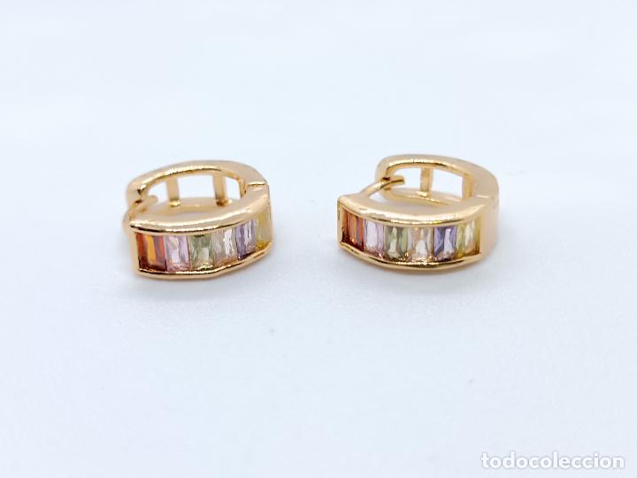 Joyeria: Pendientes en oro de 14k en forma de aro con piedras multicolor talladas - Foto 6