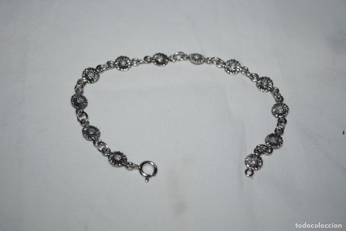 Joyeria: PULSERA DE PLATA EN FORMA DE MARGARITAS . - Foto 1