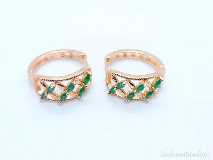 Joyeria: Pendientes de aro en oro de 14k con esmeraldas verdes - Foto 2