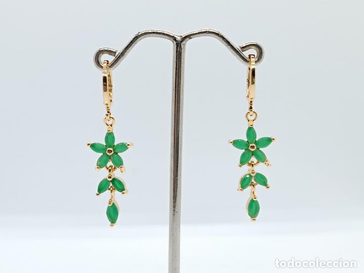 Joyeria: PENDIENTES LARGOS EN ORO DE 14K CON ESMERALDAS - Foto 1