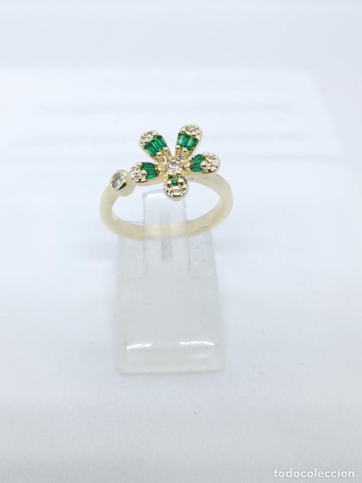 Joyeria: Elegante anillo en oro amarillo con esmeraldas - Foto 2