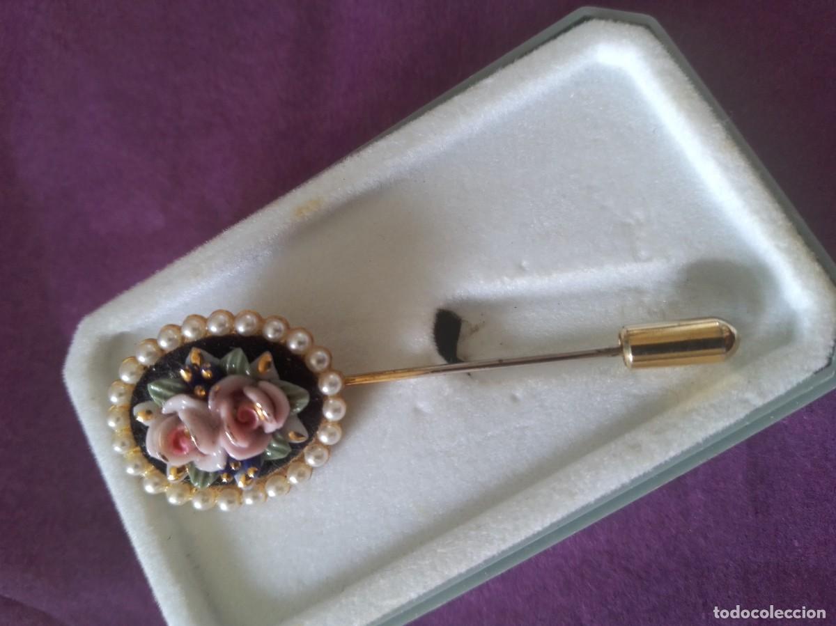 Joyeria: Broche pincho porcelana y perlitas - Foto 1