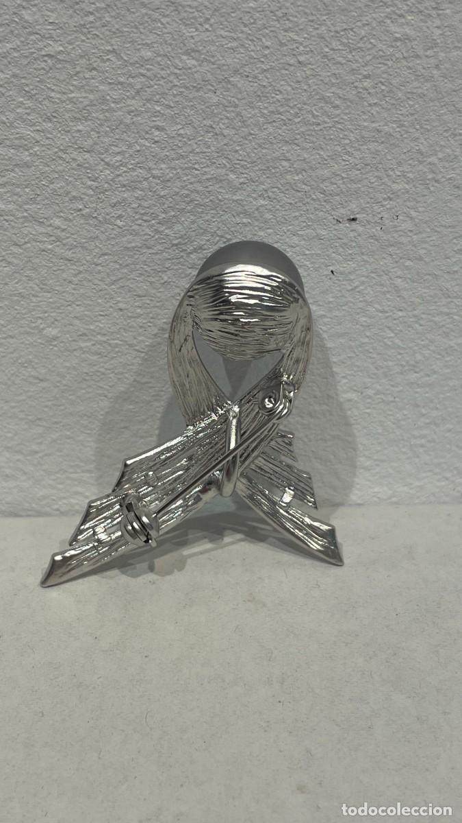 Joyeria: BROCHE PLATEADO CON PERLA Y BRILLOS - Foto 2