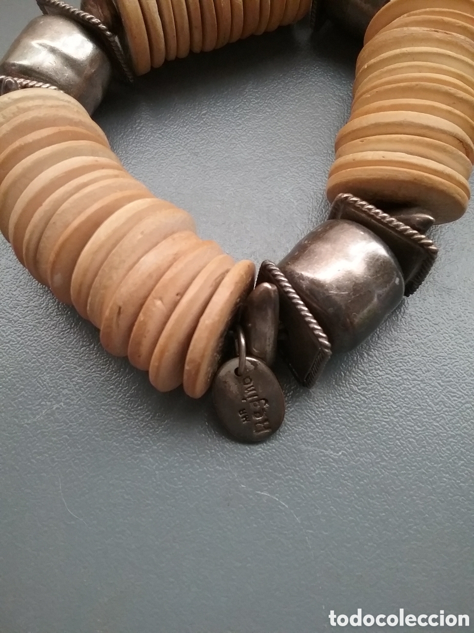 Joyeria: Pulsera con cuentas en maxera y combinado con plata 925. - Foto 2