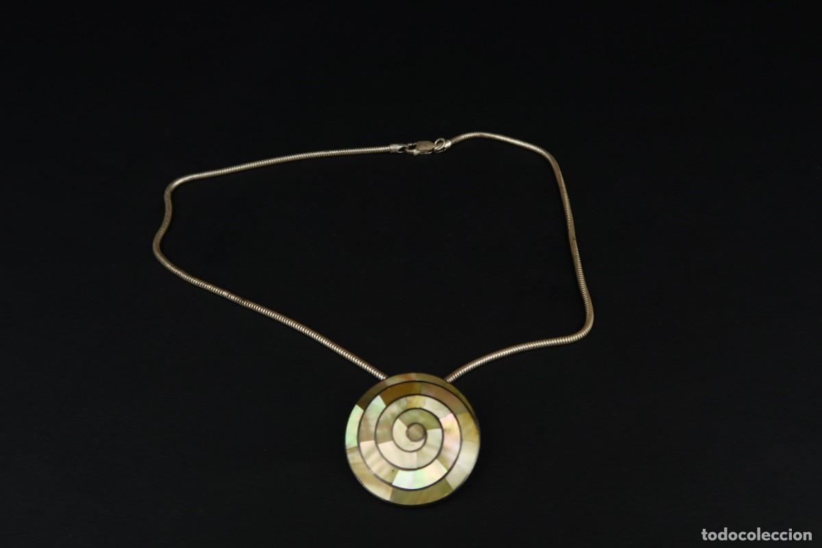 Joyeria: Antiguo Colgante de Plata y N&aacute;car con Cadena - Foto 1