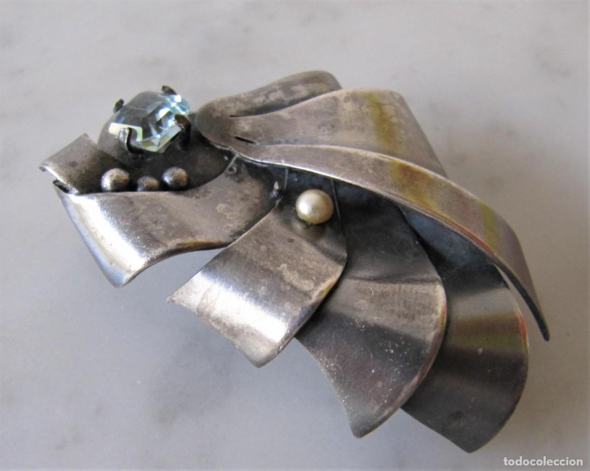 Joyeria: broche de metal plateado Art Deco - Foto 3