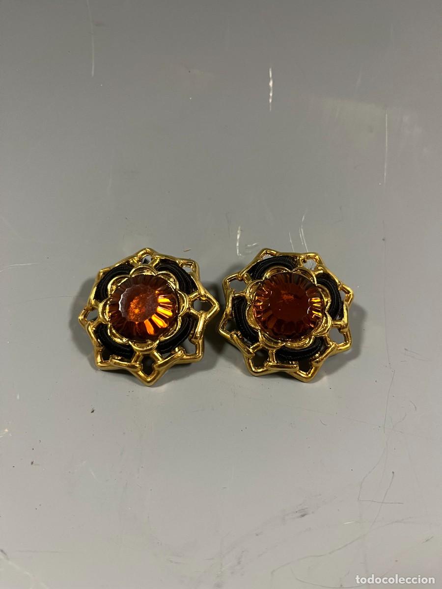 Joyeria: PENDIENTES ANTIGUOS EN LA FORMA DE FLOR