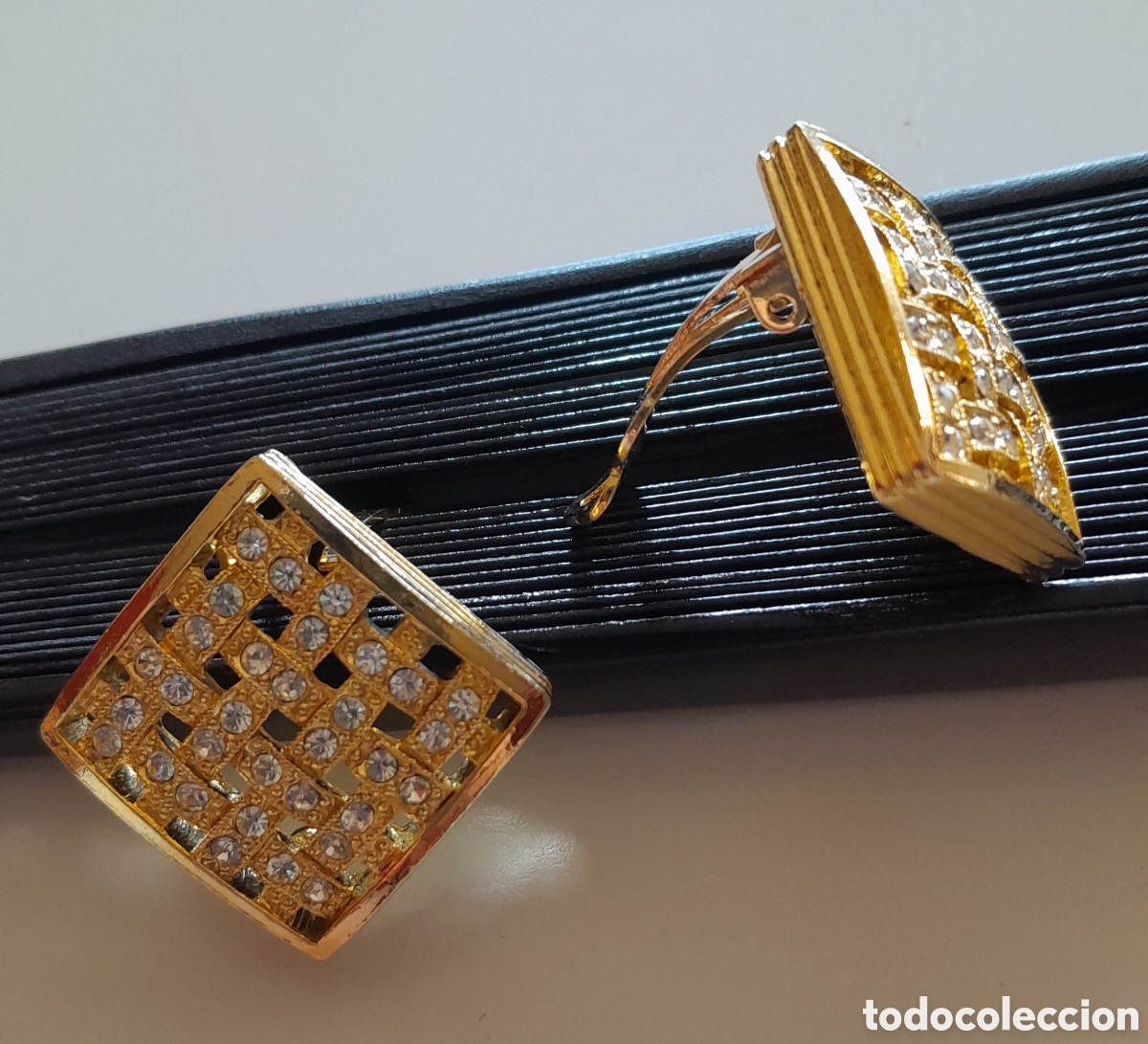 Joyeria: PENDIENTES CLIP DE CRISTAL CHAPADOS EN ORO.