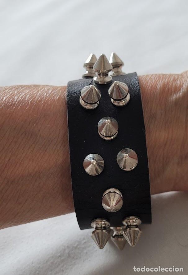 Joyeria: Mu&ntilde;equera piel con tachas - Foto 1