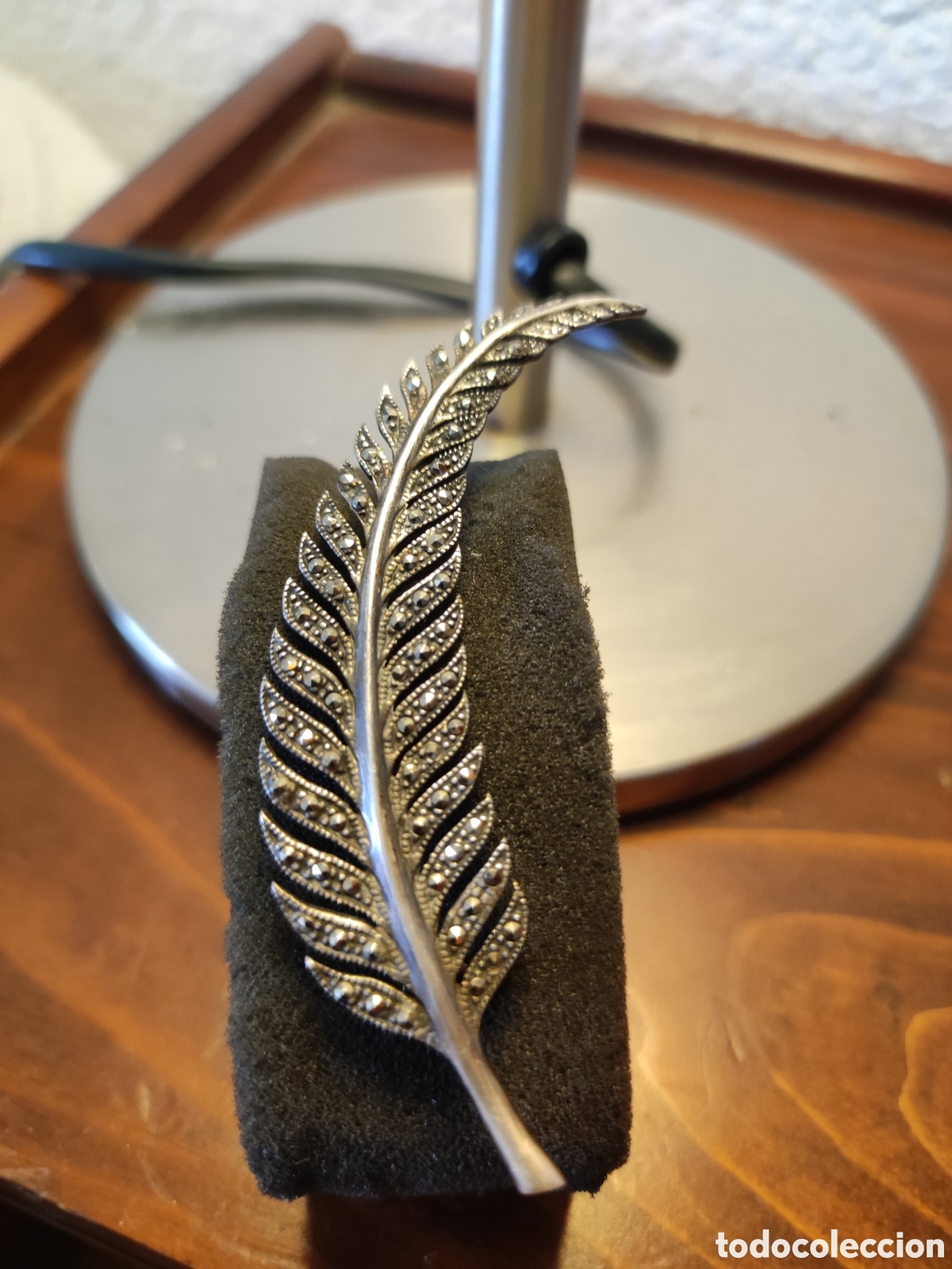 Joyeria: Broche en forma de hoja en plata y marquesitas - Foto 1