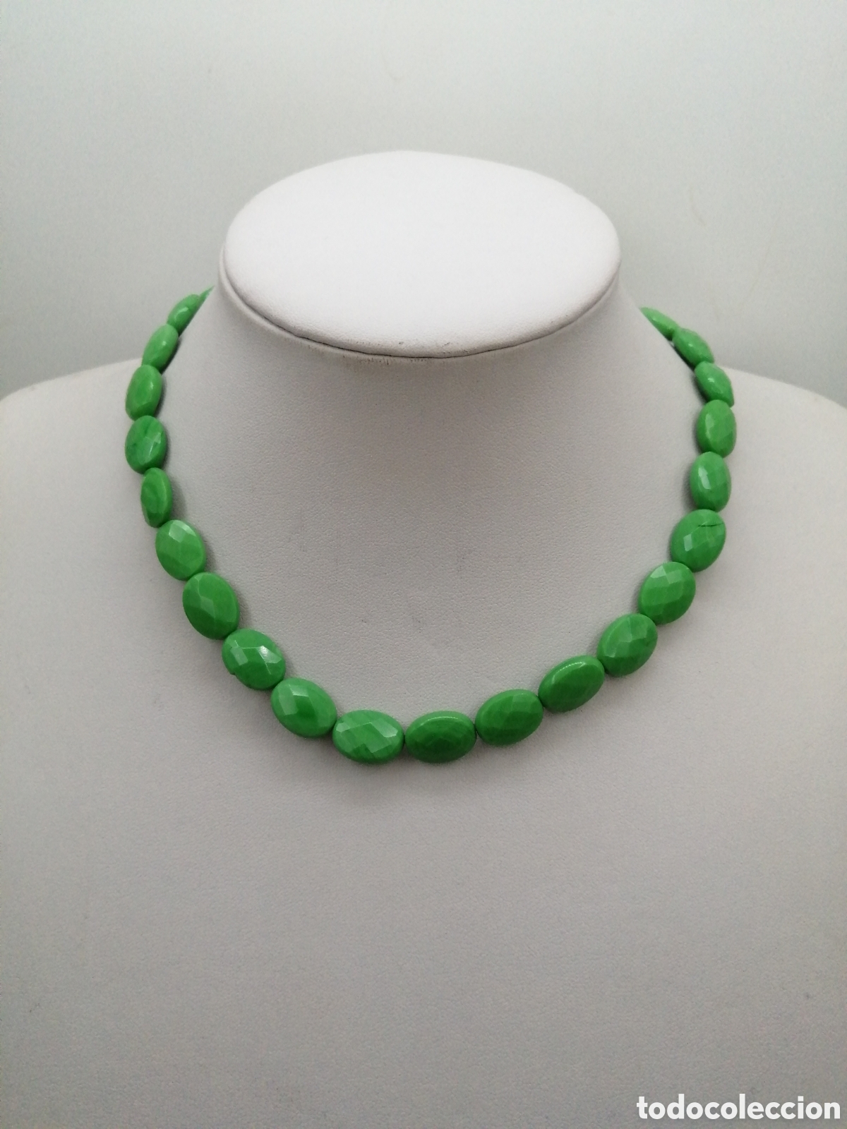 Joyeria: Collar vidrio color verde claro. Cierre plata - Foto 2