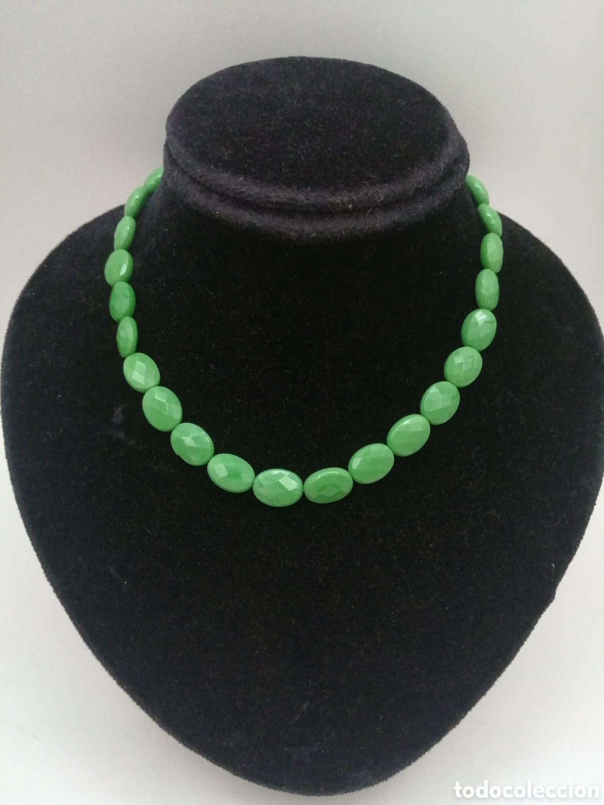 Joyeria: Collar vidrio color verde claro. Cierre plata - Foto 1