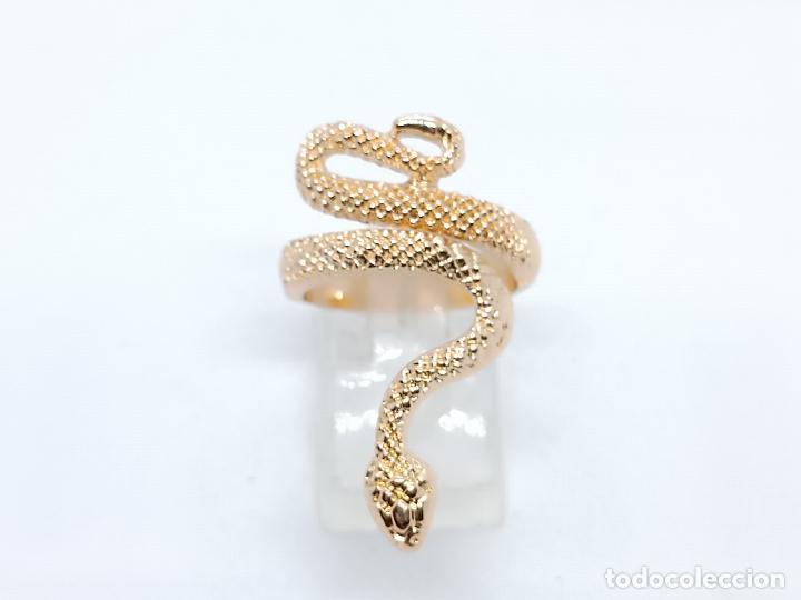 Joyeria: Precioso anillo ba&ntilde;ado en oro con forma de serpiente - Foto 3