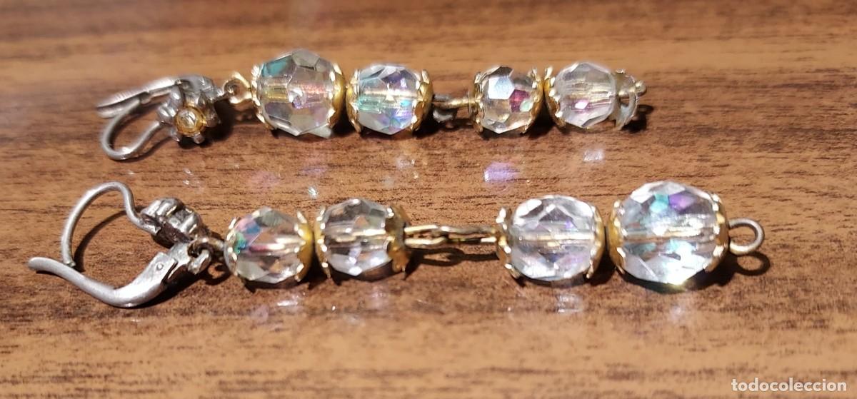 Joaillerie: PENDIENTES ANTIGUOS CON BOLITAS DE CRISTAL - AURORA BOREAL - DE &Eacute;POCA - LARGO 5 cms - FACETADOS