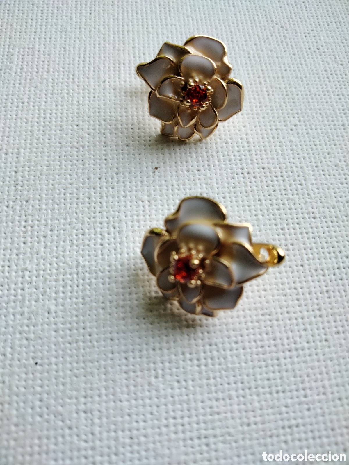 Joyeria: Pendientes flor esmaltados sobre ba&ntilde;o de oro - Foto 5