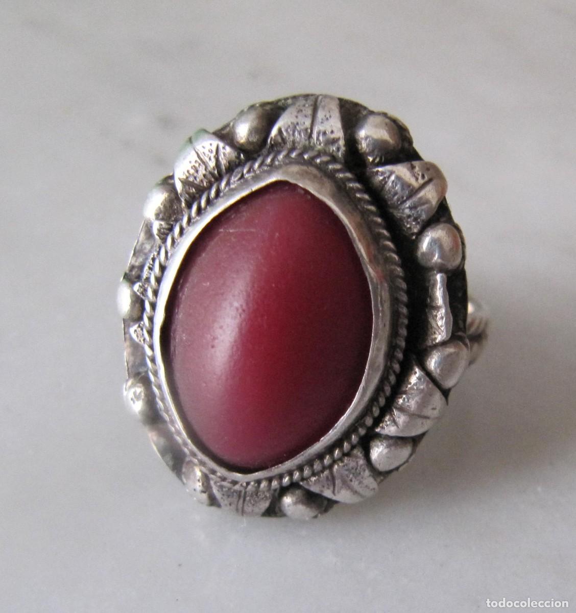 Joyeria: Antiguo anillo de plata y piedra - Foto 1