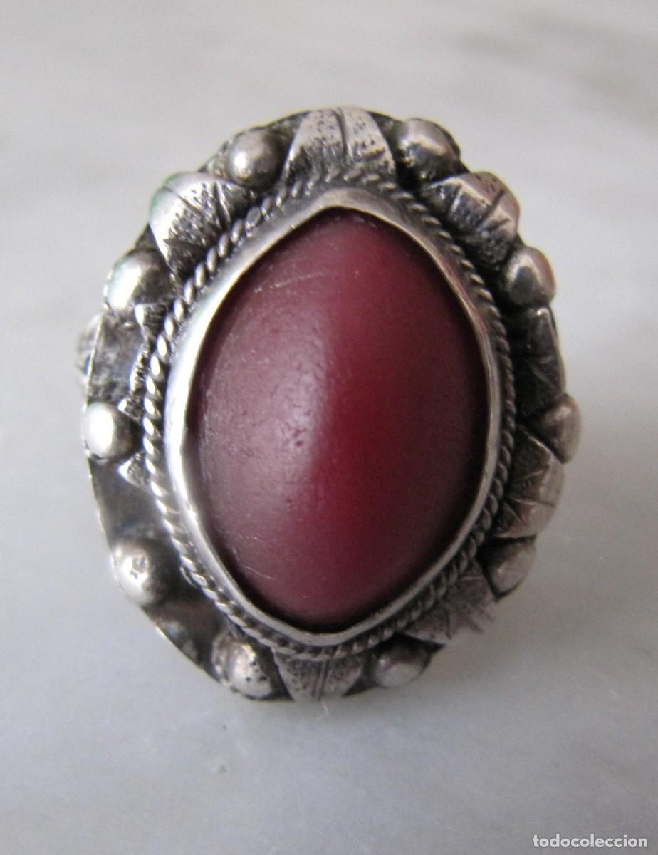 Joyeria: Antiguo anillo de plata y piedra - Foto 4