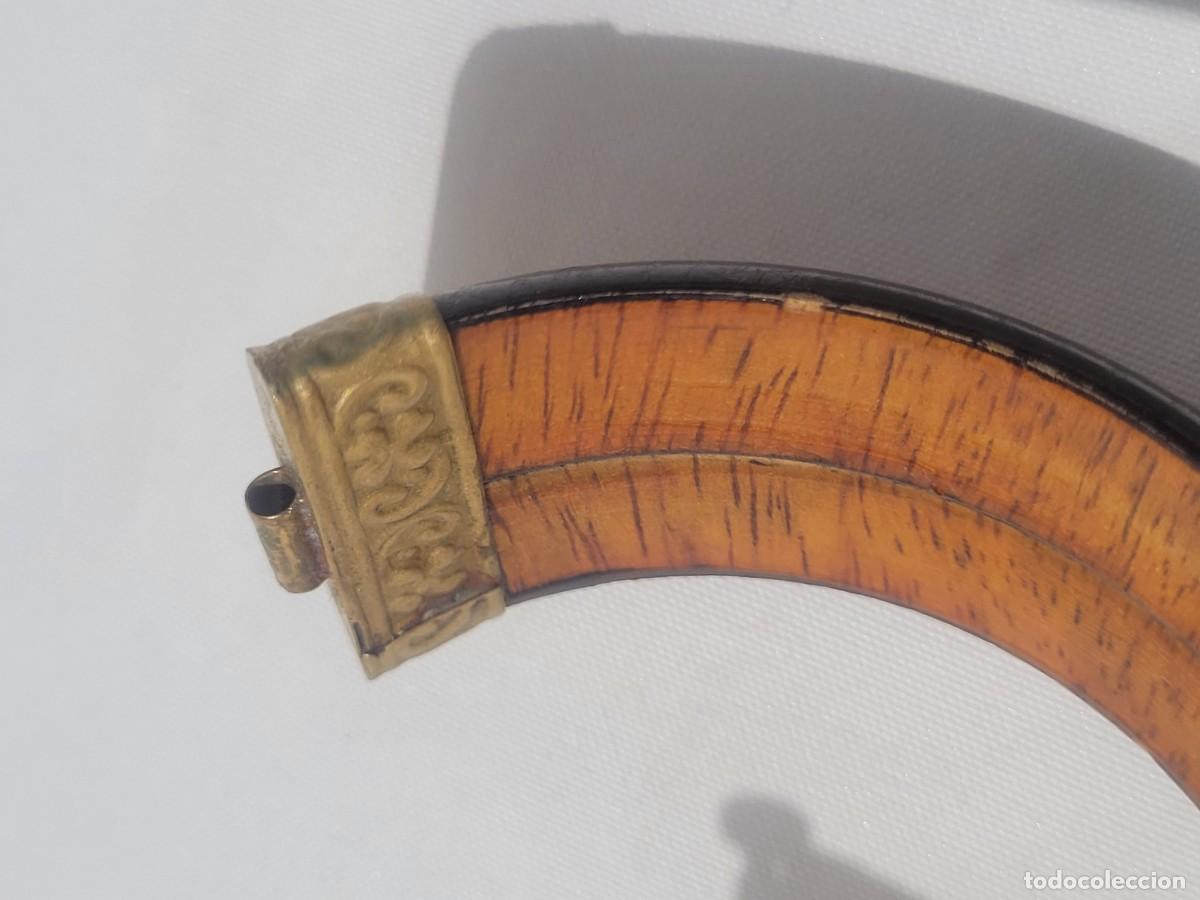 Joyeria: Antigua pulsera realizada en madera de bamb&uacute;, bronce y &oacute;nix. - Foto 6