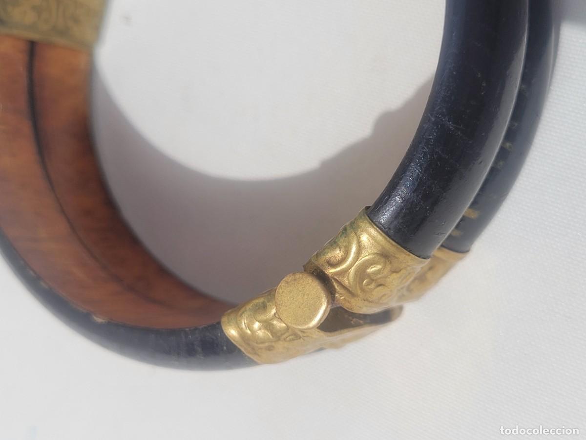 Joyeria: Antigua pulsera realizada en madera de bamb&uacute;, bronce y &oacute;nix. - Foto 7