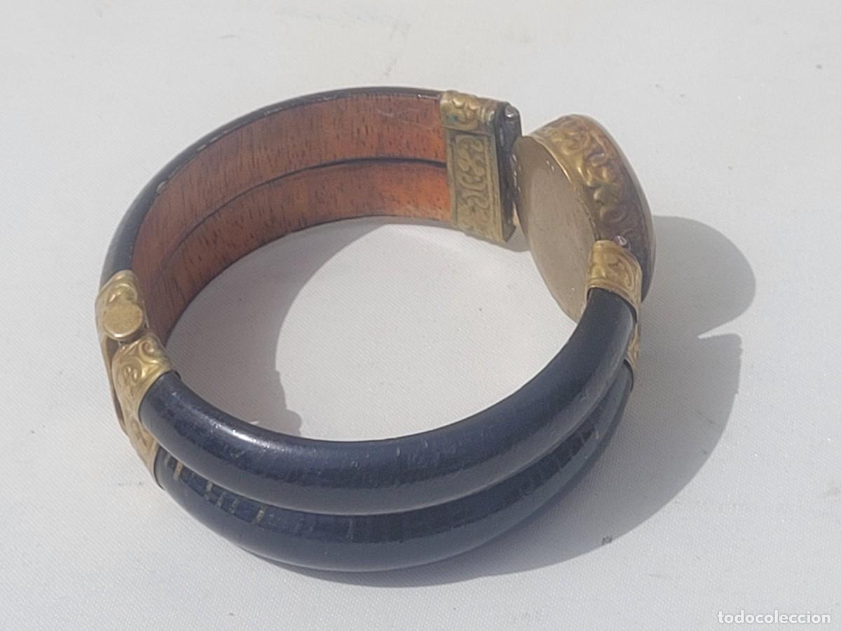 Joyeria: Antigua pulsera realizada en madera de bamb&uacute;, bronce y &oacute;nix. - Foto 8