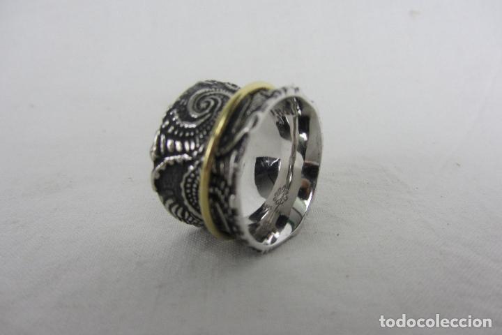 Joyeria: Anillo de dise&ntilde;o en oro de 18k y en plata de ley - Foto 2